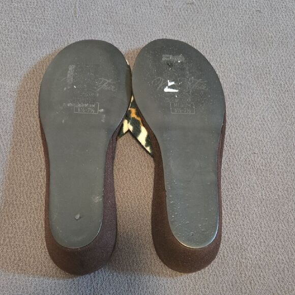 Leopard Print Slide Sandals - Picture 5 of 5